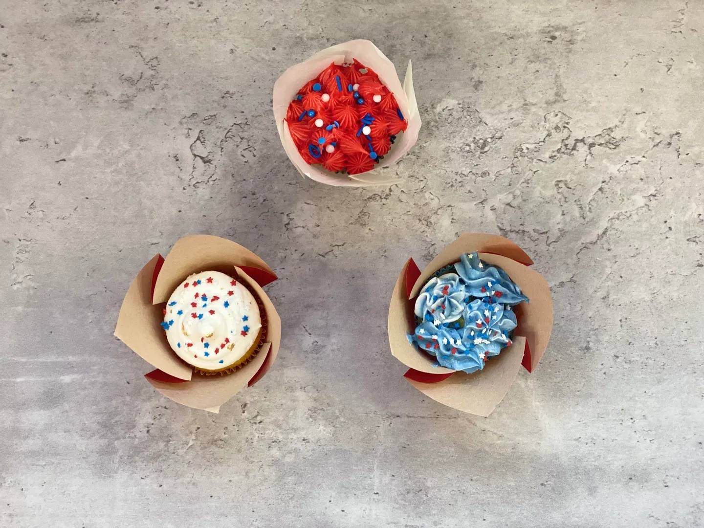 Marmalade Cupcakes with Buttercream in Three Colors